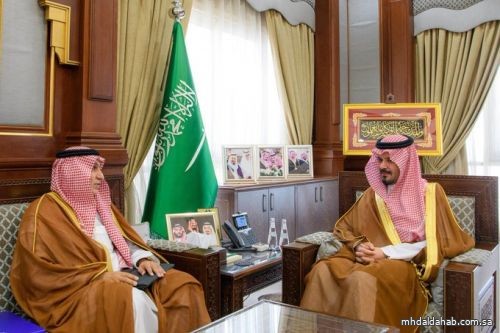سمو أمير منطقة #المدينة_المنورة #سلمان_بن_سلطان يستقبل رئيس مجلس إدارة شركة الأدلاء عصام دمياطي