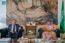 وزير الخارجية يتلقى رسالة من نظيره الروسي تتعلق بدعم العلاقات الثنائية وزير الخارجية يتلقى رسالة من نظيره الروسي تتعلق بدعم العلاقات الثنائية