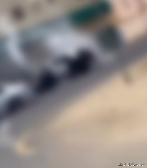 دوريات الأمن بجدة تقبض على شخص لإتلافه محلًا تجاريًا