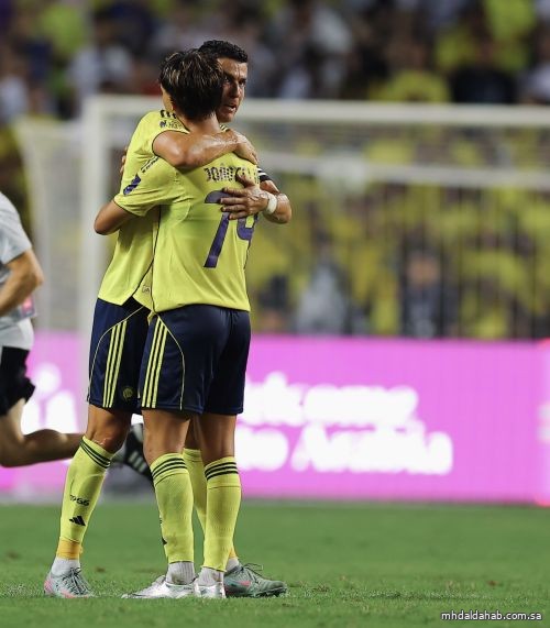 النصر بعشرة لاعبين يهزم الاتحاد ويتأهل لنهائي كأس السوبر السعودي