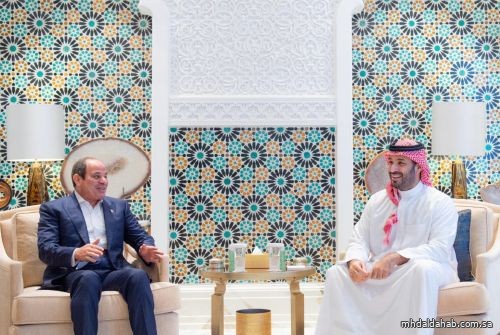 ولي العهد يستقبل رئيس مصر في قصر نيوم