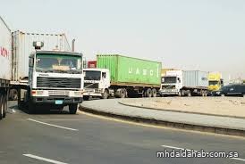 المرور السعودي: التزام سائقي الشاحنات بالأنظمة المرورية يعزز السلامة على الطرق المرور السعودي: التزام سائقي الشاحنات بالأنظمة المرورية يعزز السلامة على الطرق