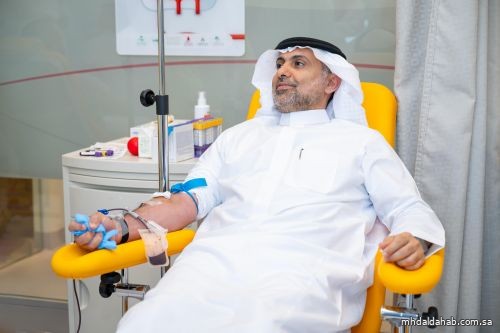 وزير الصحة يشارك في الحملة الوطنية السنوية للتبرع بالدم وزير الصحة يشارك في الحملة الوطنية السنوية للتبرع بالدم