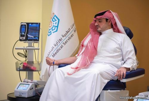 وزير الداخلية يرفع الشكر للقيادة بمناسبة إطلاق الحملة السنوية للتبرع بالدم ويبادر بالتبرع وزير الداخلية يرفع الشكر للقيادة بمناسبة إطلاق الحملة السنوية للتبرع بالدم ويبادر بالتبرع