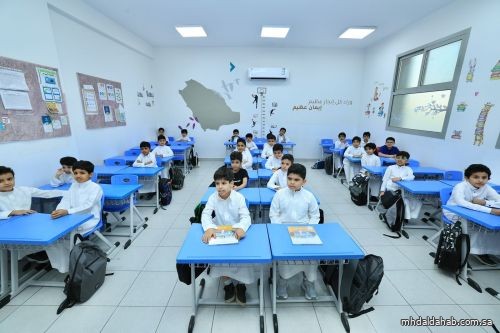 انتظام طلبة مدارس التعليم العام في أول أيام العام الدراسي