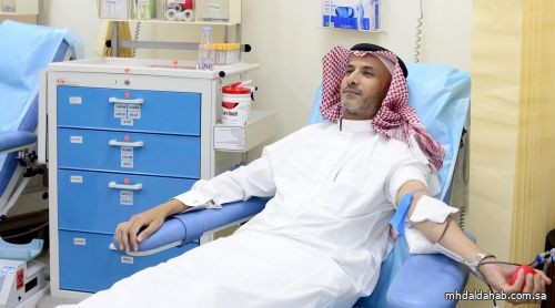 منسوبو جامعة الإمام عبد الرحمن يتفاعلون مع حملة ولي العهد للتبرع بالدم