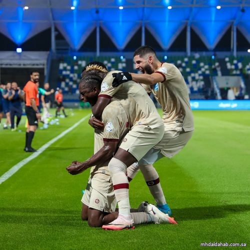الفيحاء يفوز على الفتح في مباراة البطاقات الحمراء