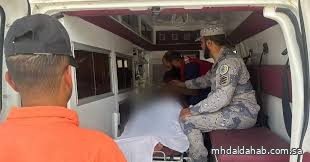 حرس الحدود بالمدينة المنورة ينقذ مواطنًا من الغرق أثناء ممارسة السباحة