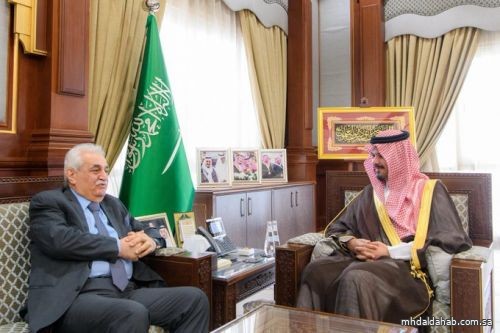 سمو أمير منطقة #المدينة_المنورة #سلمان_بن_سلطان، يستقبل القنصل العام لدولة فلسطين بجدة، محمود الأسدي، بمناسبة انتهاء فترة عمله في المملكة سمو أمير منطقة #المدينة_المنورة #سلمان_بن_سلطان، يستقبل القنصل العام لدولة فلسطين بجدة، محمود الأسدي، بمناسبة انتهاء فترة عمله في المملكة