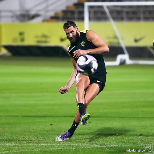 الاتحاد يعلن إصابة قائده بنزيمة خلال التدريبات