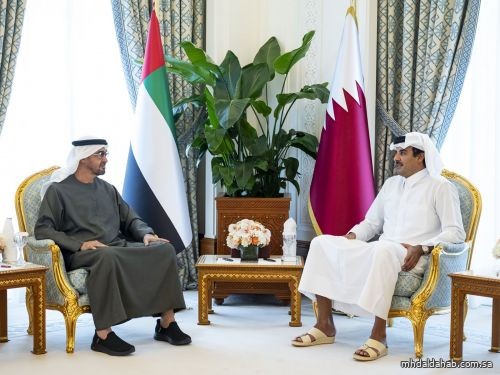 أمير دولة قطر يستقبل رئيس دولة الإمارات
