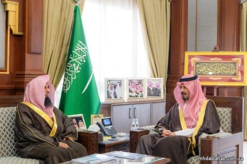 سمو أمير منطقة #المدينة_المنورة #سلمان_بن_سلطان، يستقبل مدير عام مركز بحوث ودراسات المدينة فضيلة الشيخ الدكتور صلاح البدير. سمو أمير منطقة #المدينة_المنورة #سلمان_بن_سلطان، يستقبل مدير عام مركز بحوث ودراسات المدينة فضيلة الشيخ الدكتور صلاح البدير.