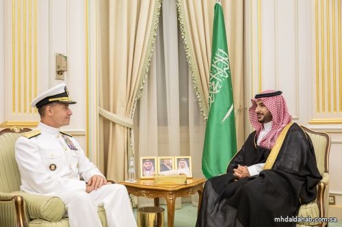 وزير الدفاع وقائد القيادة المركزية الأميركية يستعرضان التعاون في المجالات العسكرية والدفاعية