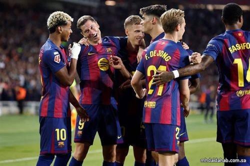 برشلونة يتصدر الدوري الإسباني بفوزه 2-1 على سوسيداد
