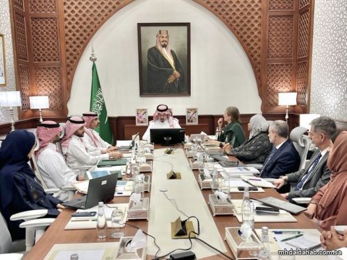 سمو أمير منطقة #المدينة_المنورة #سلمان_بن_سلطان يلتقي فريق مجموعة البنك الدولي