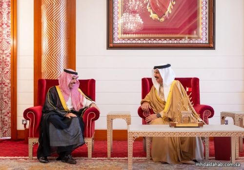 ملك البحرين يستقبل وزير الخارجية فيصل بن فرحان