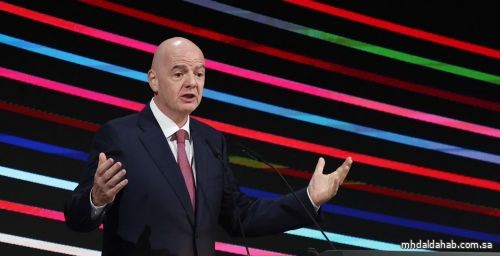 رئيس الفيفا: كرة القدم في خطر بسبب إقامة المباريات المحلية في الخارج رئيس الفيفا: كرة القدم في خطر بسبب إقامة المباريات المحلية في الخارج