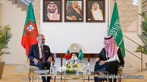 وزير الخارجية يبحث مع نظيره البرتغالي العلاقات الثنائية والمستجدات الدولية وزير الخارجية يبحث مع نظيره البرتغالي العلاقات الثنائية والمستجدات الدولية