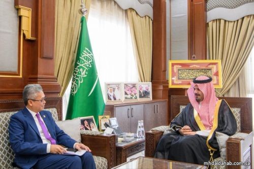 سمو أمير منطقة #المدينة_المنورة #سلمان_بن_سلطان يستقبل القنصل العام الماليزي بجدة روسلان شريف سمو أمير منطقة #المدينة_المنورة #سلمان_بن_سلطان يستقبل القنصل العام الماليزي بجدة روسلان شريف
