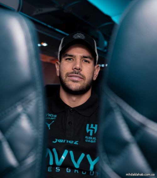 الهلال يغادر إلى جدة لمواجهة الاتحاد