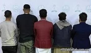 "الجوازات" تضبط محاولتي تهريب عبر منفذ الوديعة لمقيمَين يمنيين نقلا 3 مخالفين داخل مركبتهما "الجوازات" تضبط محاولتي تهريب عبر منفذ الوديعة لمقيمَين يمنيين نقلا 3 مخالفين داخل مركبتهما