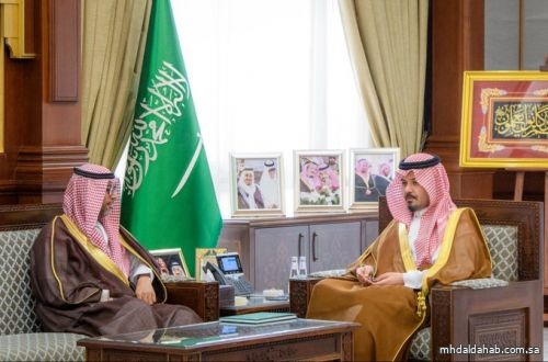 سمو أمير منطقة #المدينة_المنورة #سلمان_بن_سلطان، يستقبل  مدير فرع وزارة الرياضة بالمنطقة حاتم أبو سلامة سمو أمير منطقة #المدينة_المنورة #سلمان_بن_سلطان، يستقبل  مدير فرع وزارة الرياضة بالمنطقة حاتم أبو سلامة