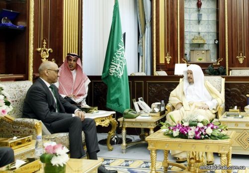 رئيس مجلس الشورى يستقبل سفير جمهورية باكستان لدى المملكة رئيس مجلس الشورى يستقبل سفير جمهورية باكستان لدى المملكة