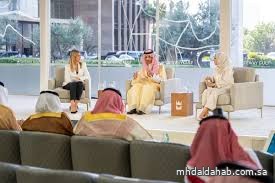 الخطيب يتوقّع صدور التأشيرة الخليجية الموحدة في 2026.. و150 مليون راكب سنويًا عبر 4 ناقلات