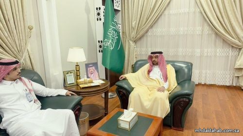 محافظ #المهد د. سلامة بن عيد الجهني يستقبل في مكتبه، مدير مستشفى المهد العام أ. فهد بن عوض المطيري