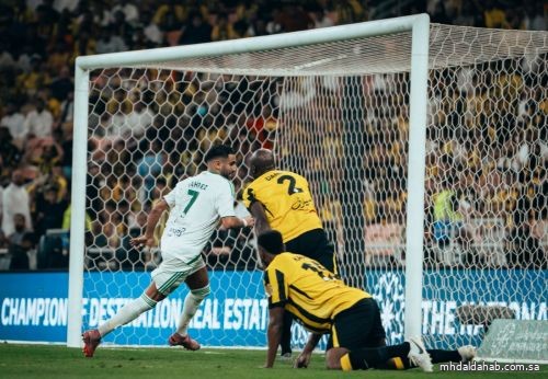 رياض محرز يقود الأهلي لقهر الاتحاد في «ديربي جدة»