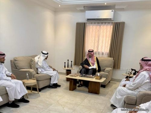 سمو أمير منطقة #المدينة_المنورة #سلمان_بن_سلطان يعزي أسرة آل نور في وفاة ابراهيم حمزة نور - رحمه الله