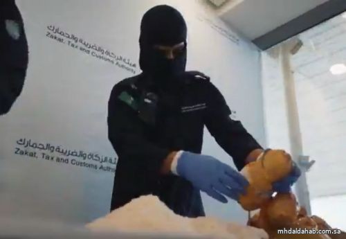 «زاتكا» تضبط 33.5 ألف كبتاجون و21 كغم شبو في محاولتي تهريب «زاتكا» تضبط 33.5 ألف كبتاجون و21 كغم شبو في محاولتي تهريب