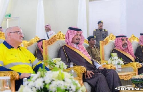 سمو أمير منطقة المدينة المنورة يزور محافظة المهد ومنجم مهد الذهب ويرأس اجتماع المجلس المحلي ويفتتح مبنى العيادات الخارجية بمستشفى المهد العام. سمو أمير منطقة المدينة المنورة يزور محافظة المهد ومنجم مهد الذهب ويرأس اجتماع المجلس المحلي ويفتتح مبنى العيادات الخارجية بمستشفى المهد العام.