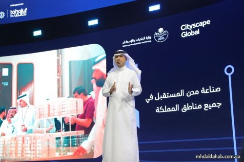 وزير البلديات يعلن توقيع اتفاقيات عقارية بأكثر من 161 مليار ريال