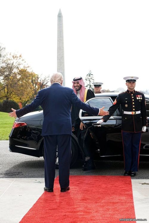 ولي العهد يصل إلى البيت الأبيض والرئيس الأميركي في مقدمة مستقبليه