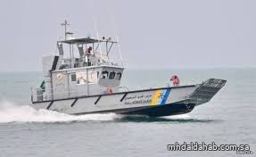 حرس الحدود بمنطقة المدينة المنورة ينقذ مواطنًا تعطلت واسطته البحرية في عرض البحر