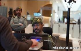 الجوازات تُسهّل إجراءات القادمين عبر مطار البحر الأحمر الدولي بتبوك الجوازات تُسهّل إجراءات القادمين عبر مطار البحر الأحمر الدولي بتبوك