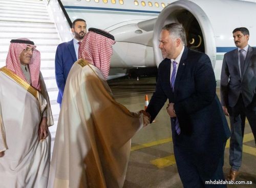 وزير الخارجية يصل إلى جوهانسبرغ لترؤس وفد المملكة في قمة مجموعة العشرين