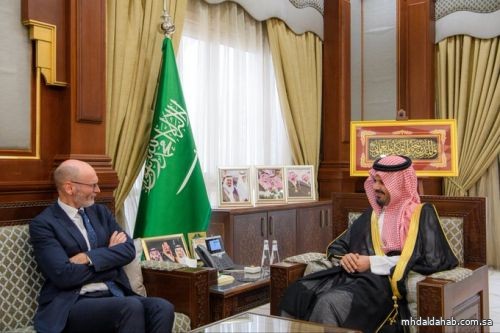 أمير منطقة المدينة المنورة يستقبل سفير المملكة المتحدة المعيَّن حديثًا لدى المملكة