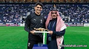 الهلال يكرّم ياسين بونو بعد تتويجه بجائزة أفضل حارس أفريقي 2025