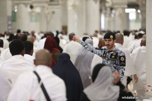 الأمن العام يدعو ضيوف الرحمن إلى الالتزام بالممرات المخصصة داخل الحرم