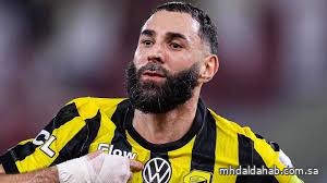 هاتريك بنزيما يقود الاتحاد إلى نصف النهائي هاتريك بنزيما يقود الاتحاد إلى نصف النهائي