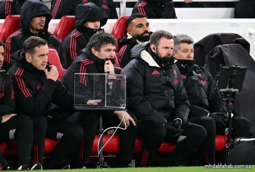 فان دايك مدافع ليفربول يعتبر استبعاد محمد صلاح رسالة لغرفة اللاعبين