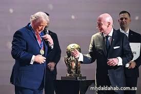 دونالد ترامب يحصل على جائزة "الفيفا للسلام"
