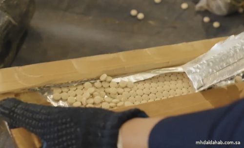 "زاتكا" في منفذ الحديثة تُحبط محاولة تهريب 368 ألف حبة من الإمفيتامين المخدر مُخبأة في إرسالية "حجر بناء"