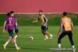 الأخضر يبدأ تدريباته استعدادًا لنصف نهائي كأس العرب
