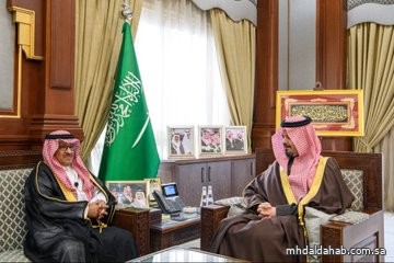 سمو أمير منطقة #المدينة_المنورة #سلمان_بن_سلطان يستقبل رئيس جمعية إعلاميو المدينة المنورة د. نمر السحيمي