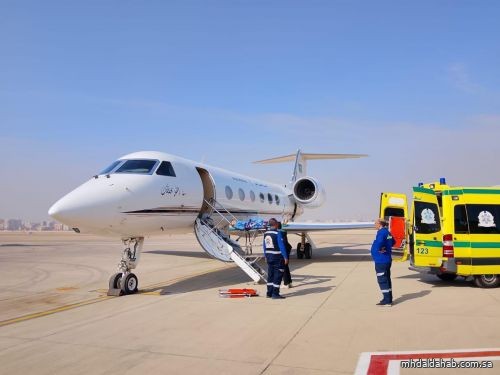 نقل ثلاثة مواطنين حالاتهم الطبية حرجة من مصر إلى المملكة نقل ثلاثة مواطنين حالاتهم الطبية حرجة من مصر إلى المملكة