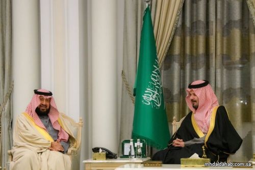 سمو أمير منطقة #المدينة_المنورة #سلمان_بن_سلطان يستقبل الرئيس الشرفي للجمعية العلمية السعودية لعلوم العقيدة والأديان والفرق والمذاهب