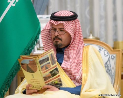 سمو أمير منطقة #المدينة_المنورة #سلمان_بن_سلطان يستقبل مدير عام فرع وزارة النقل والخدمات اللوجستية بالمنطقة، صابر الحربي.